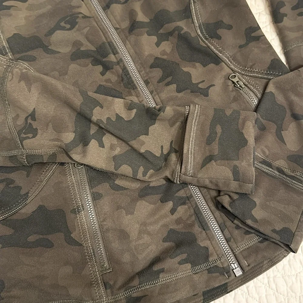 Lululemon Camo Zipper Jacket EUC! - Picture 4 of 10